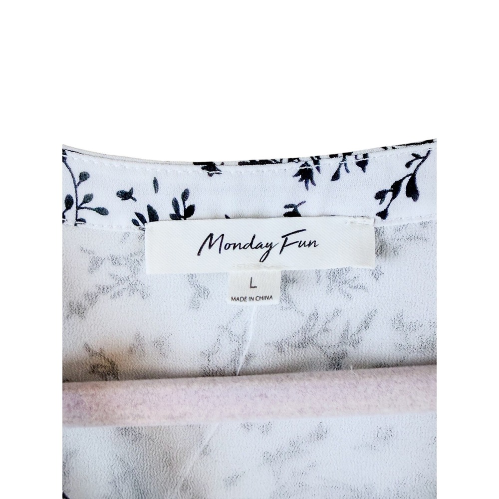Monday Fun Women White Black Floral V-Neck Cap Sleeve Blouse Top‎ Large - Picture 3 of 4